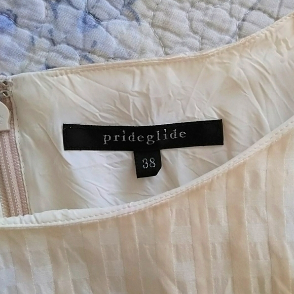 Prideglide ruffle sleeve dress in peach, size 38 - Picture 3 of 4